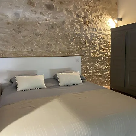 De L'eau - Piscine Privative * Quarante