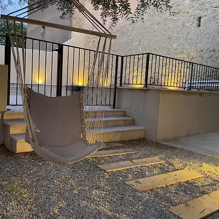 De L'eau - Piscine Privative * Quarante